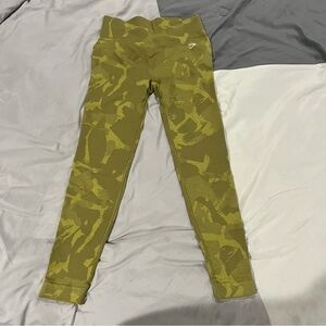 Gymshark Adapt Camo Leggings - green/yellow - Medium